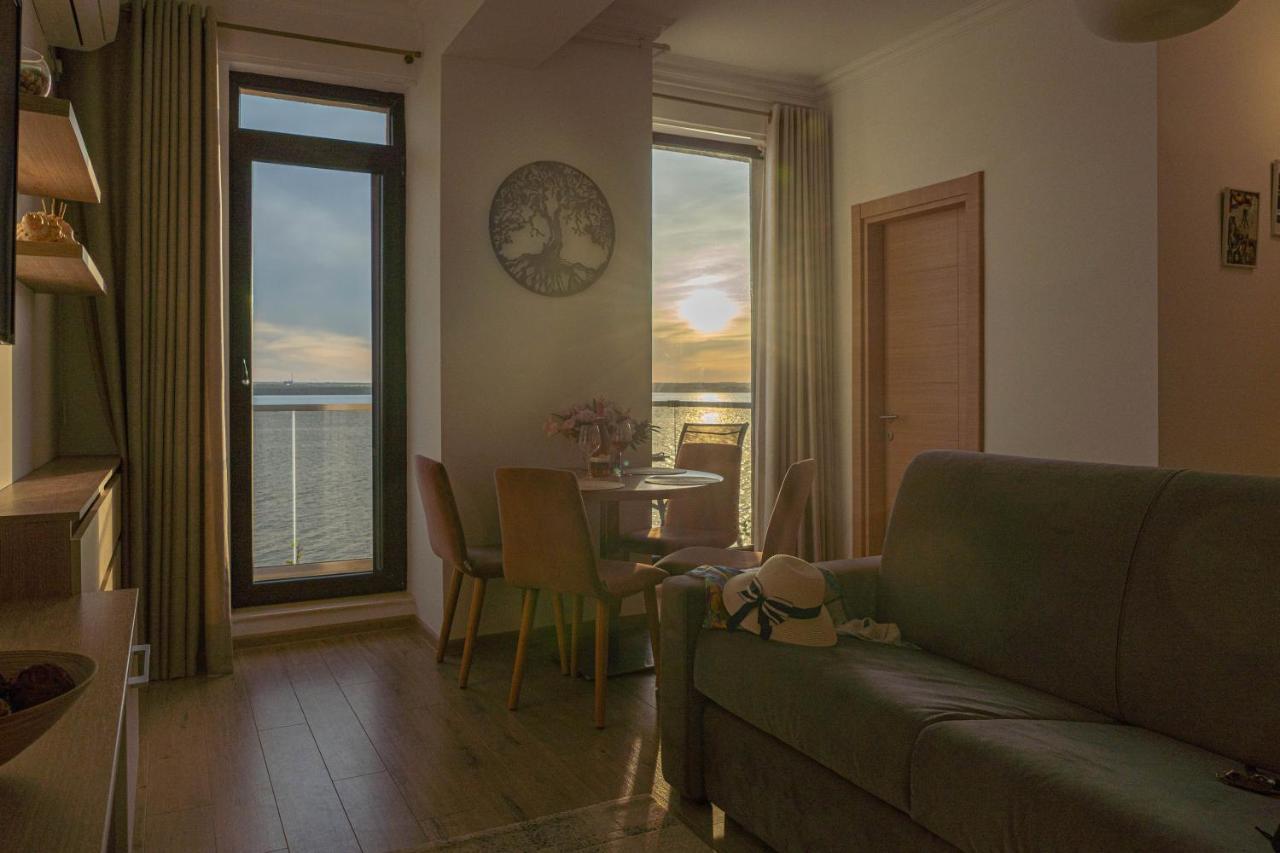 Apartament Le Bonheur Мамая Екстериор снимка