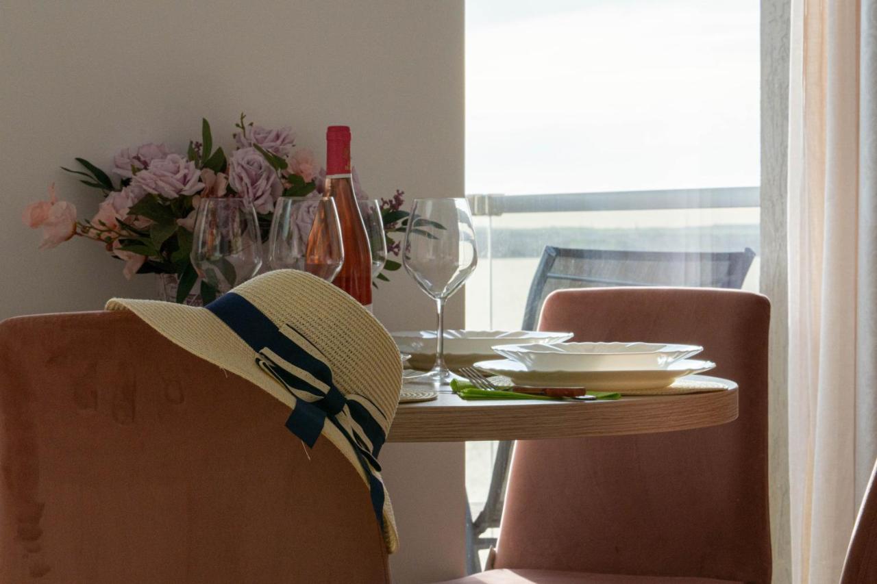 Apartament Le Bonheur Мамая Екстериор снимка