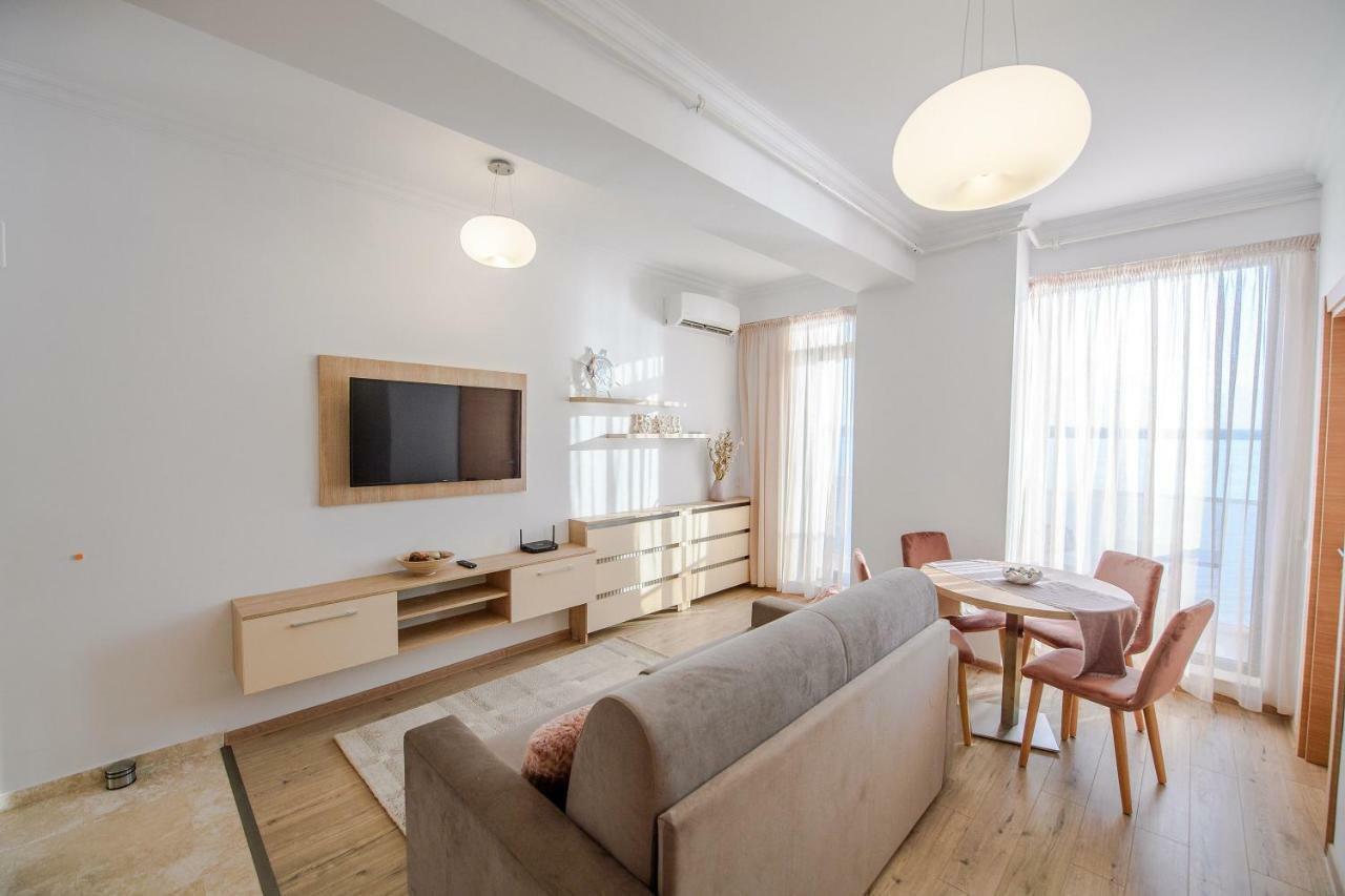 Apartament Le Bonheur Мамая Екстериор снимка